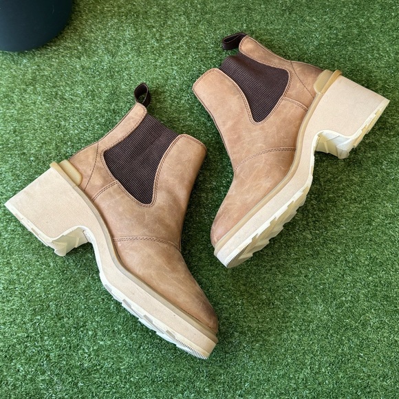 Sorel Hi-Line Heel Chelsea boots size 7.5 - Picture 7 of 11